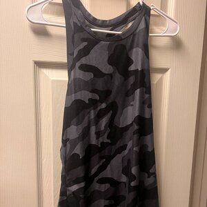 Old Navy Camo Women’s Activewear Tank Top Size Medium